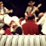 Musicisti che suonano una canzone